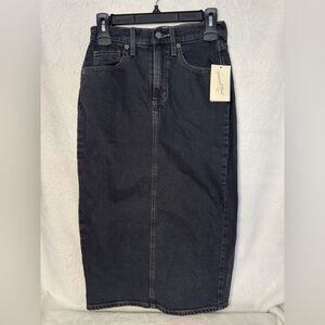 Women’s Universal Thread Very Dark Blue Denim Skirt Size 00 NWT